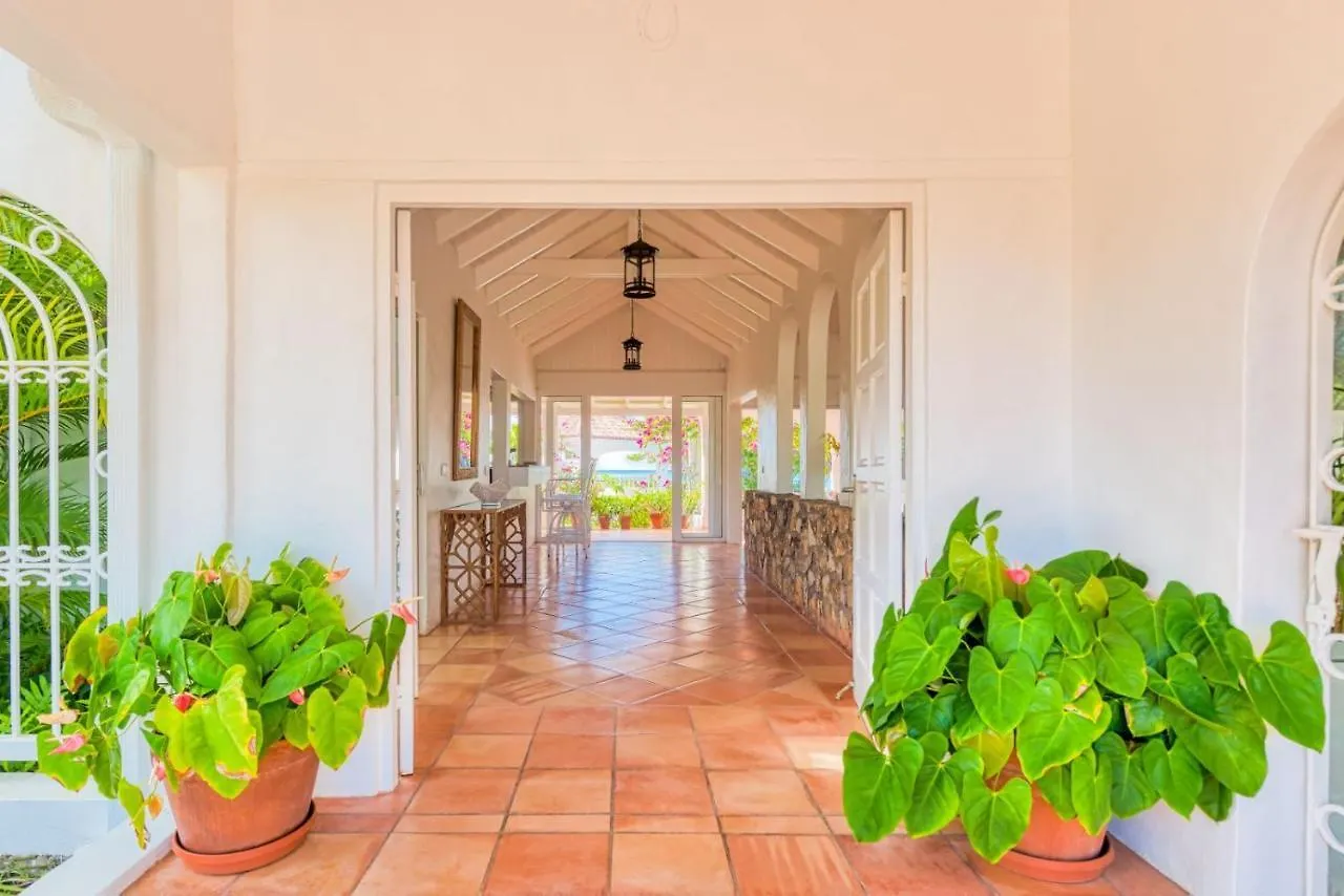 Villa Riviera Les Terres Basses 0*,